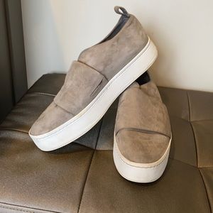 Platform sneaker
